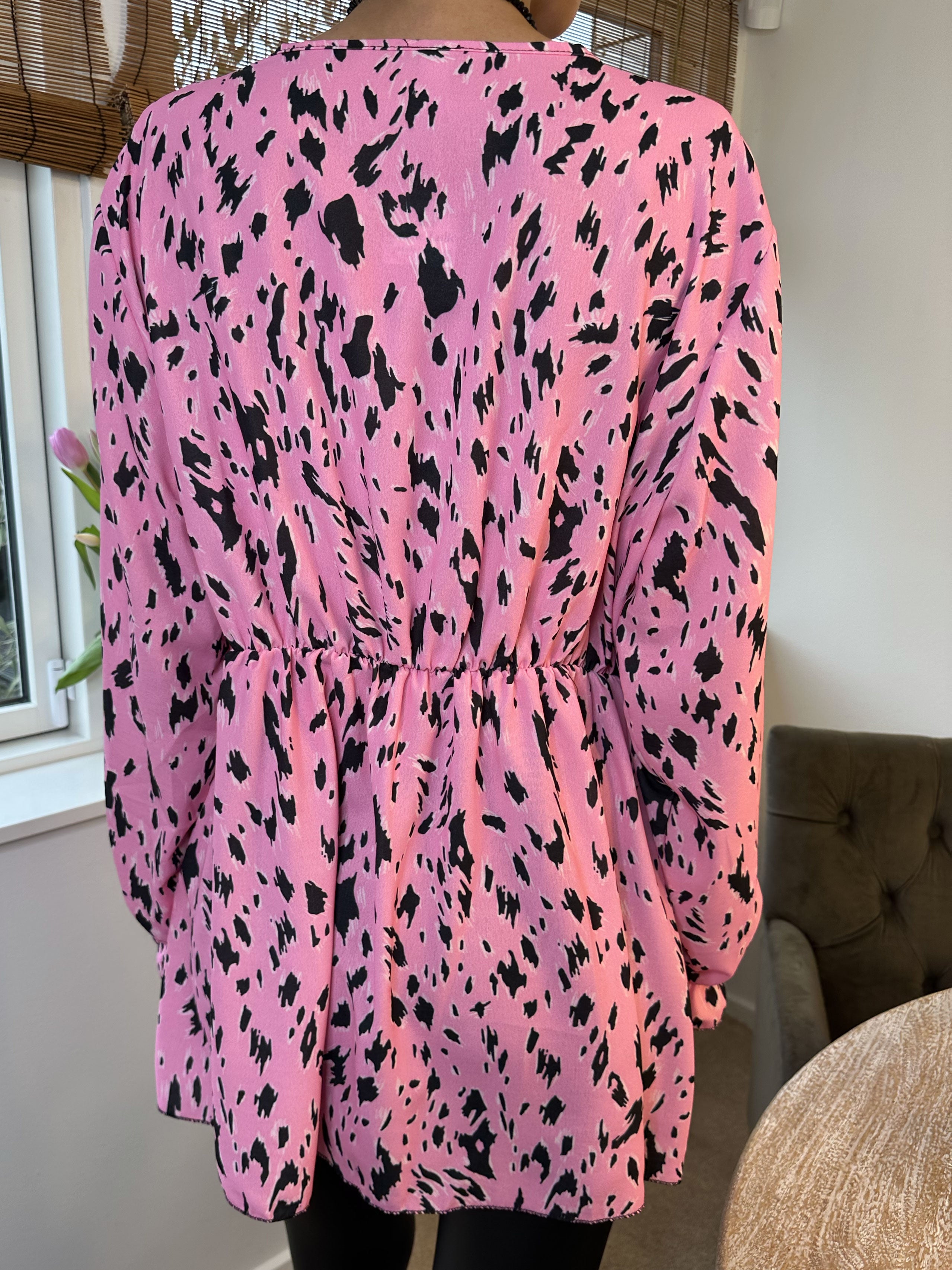 Yda - Sød mønstret bluse med elastik i taljen